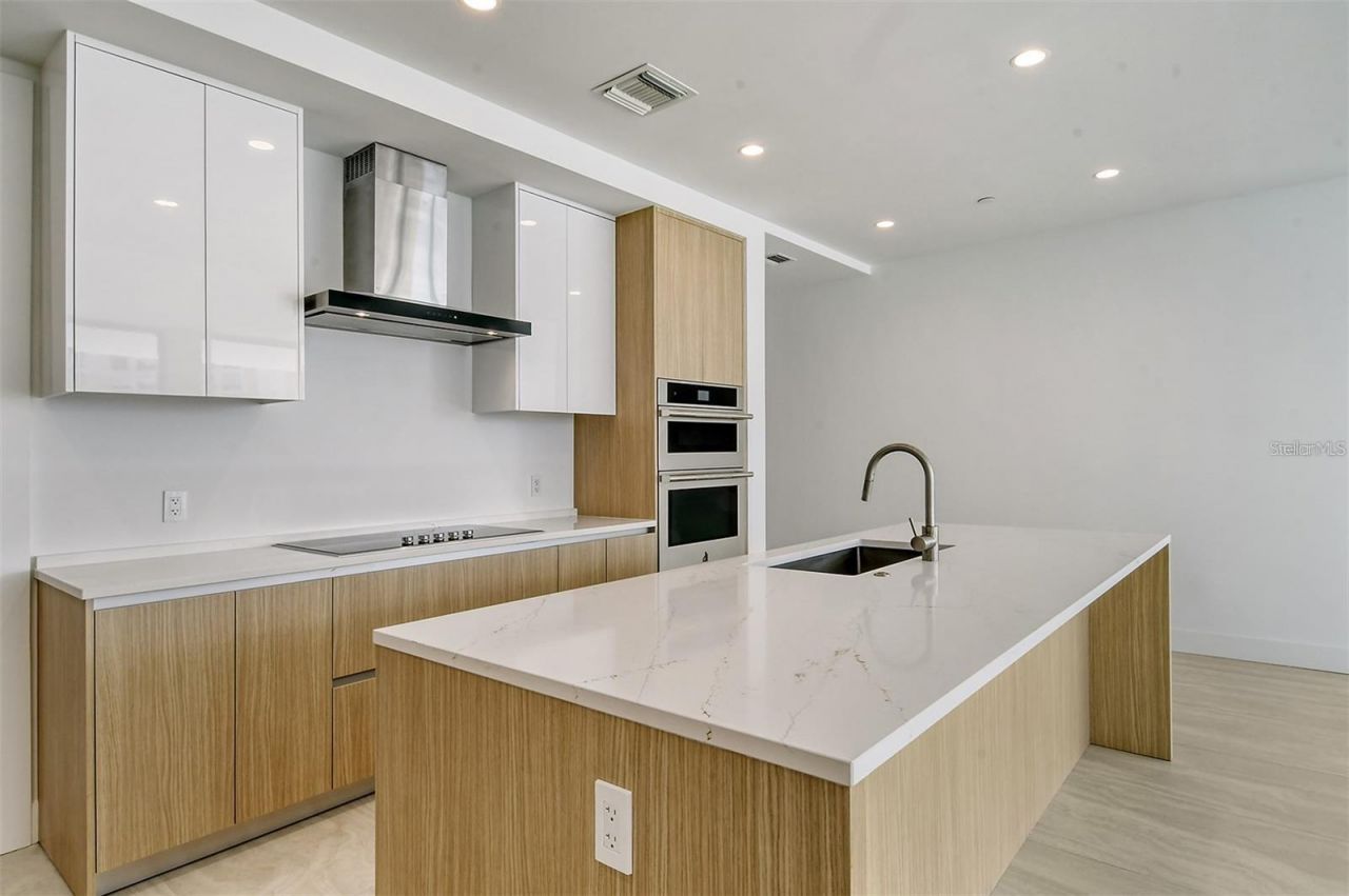 301 Quay Commons , Unit 1011, Sarasota, FL 34236 Photo