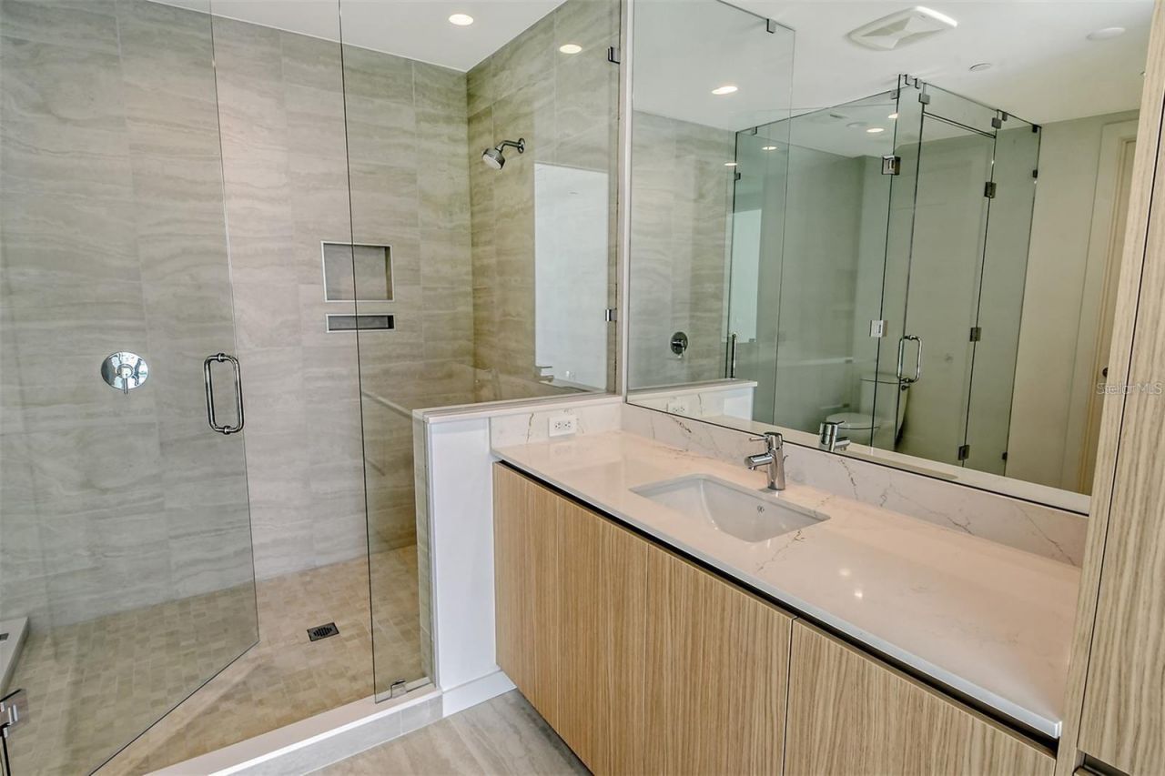 301 Quay Commons , Unit 1011, Sarasota, FL 34236 Photo