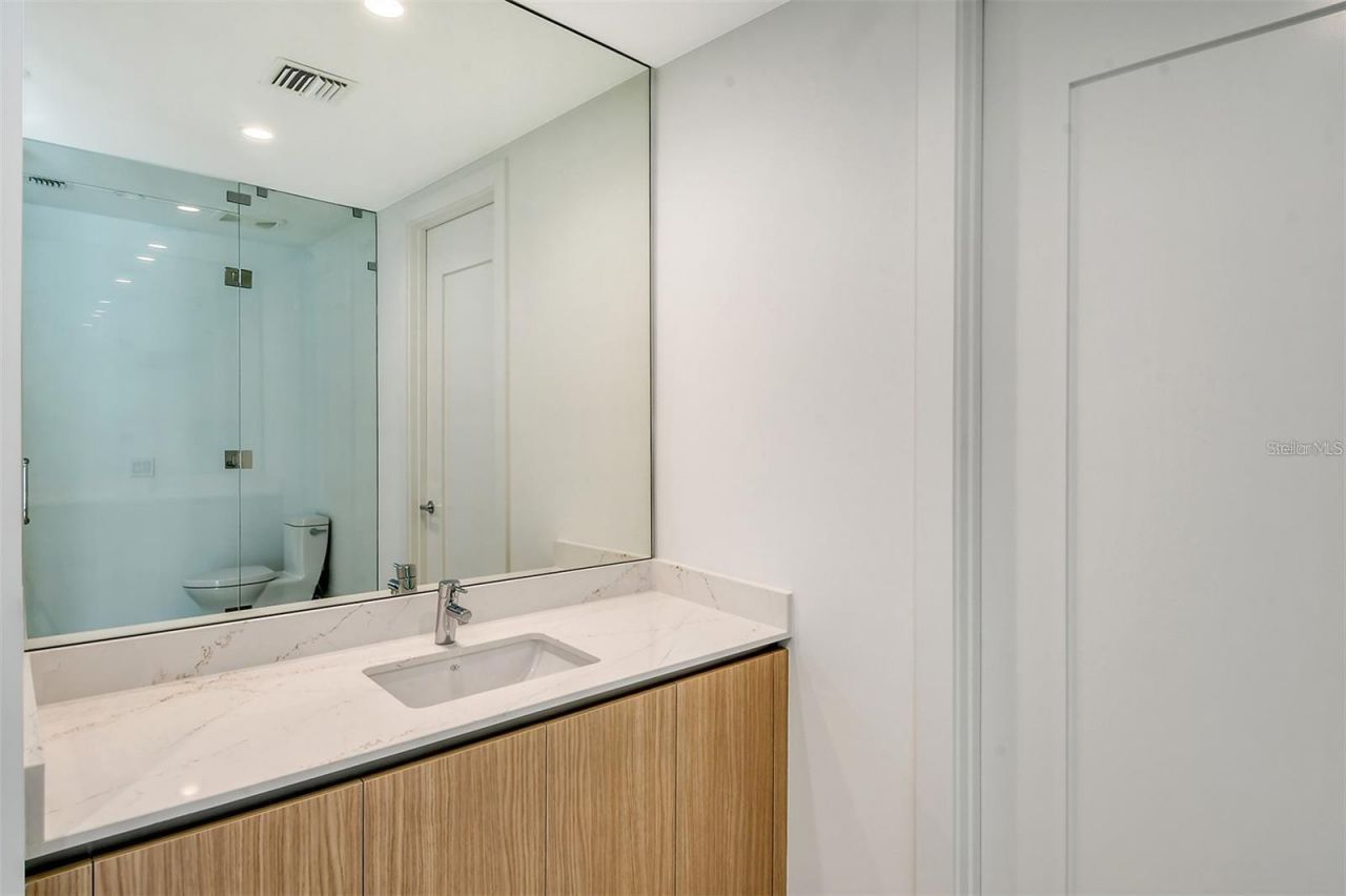 301 Quay Commons , Unit 1011, Sarasota, FL 34236 Photo