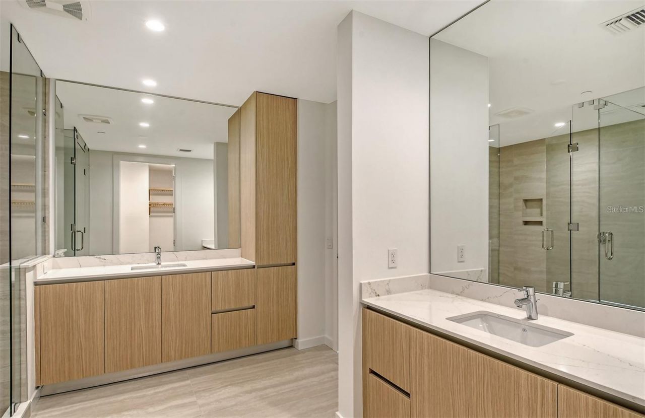 301 Quay Commons , Unit 1011, Sarasota, FL 34236 Photo