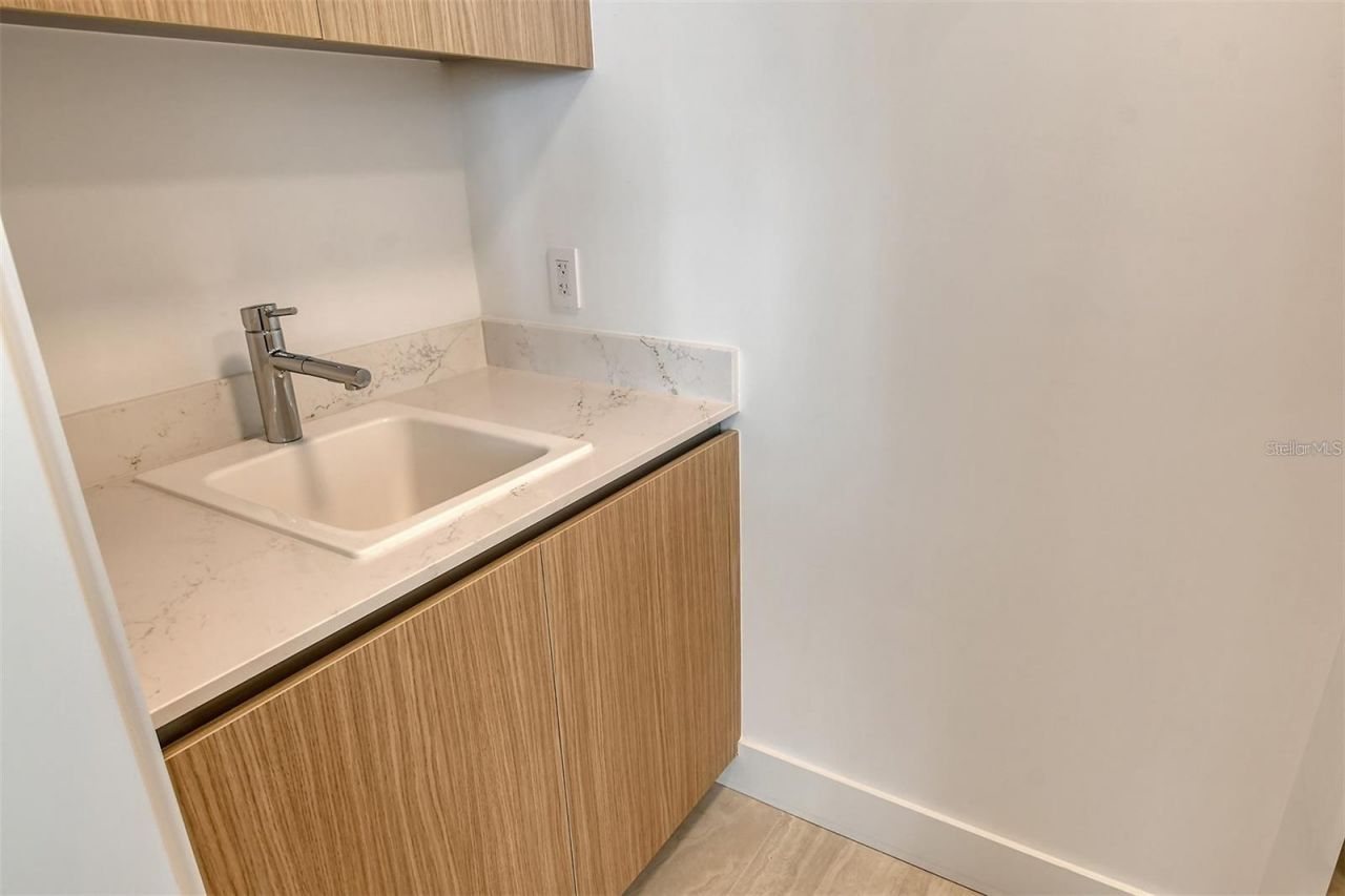 301 Quay Commons , Unit 1011, Sarasota, FL 34236 Photo