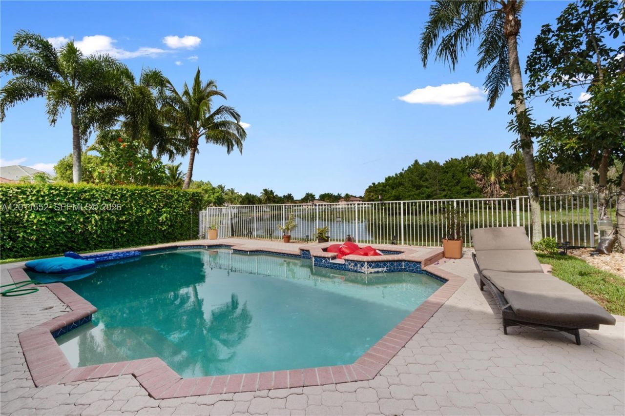 1095 Chenille Cir, Weston, FL 33327 Photo