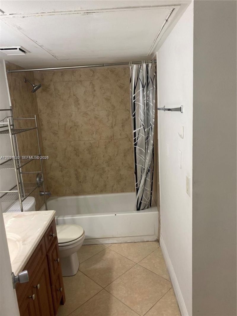 18330 NW 68th Ave, Unit G, Hialeah, FL 33015 Photo