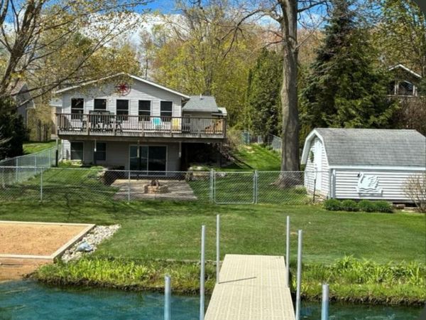 4460 S Sherman Avenue, Fremont, MI 49412