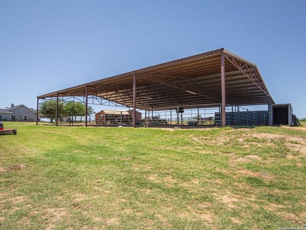 1891 State Highway 97 E, Floresville, TX 78114