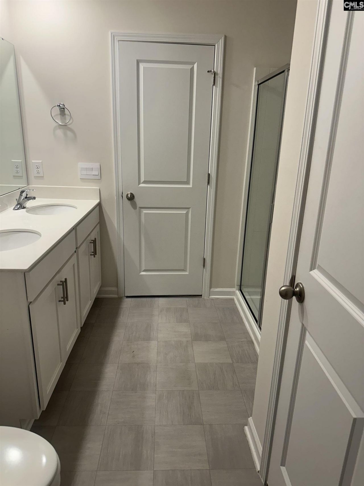 2447 Newberry Landing Circle  Photo 12