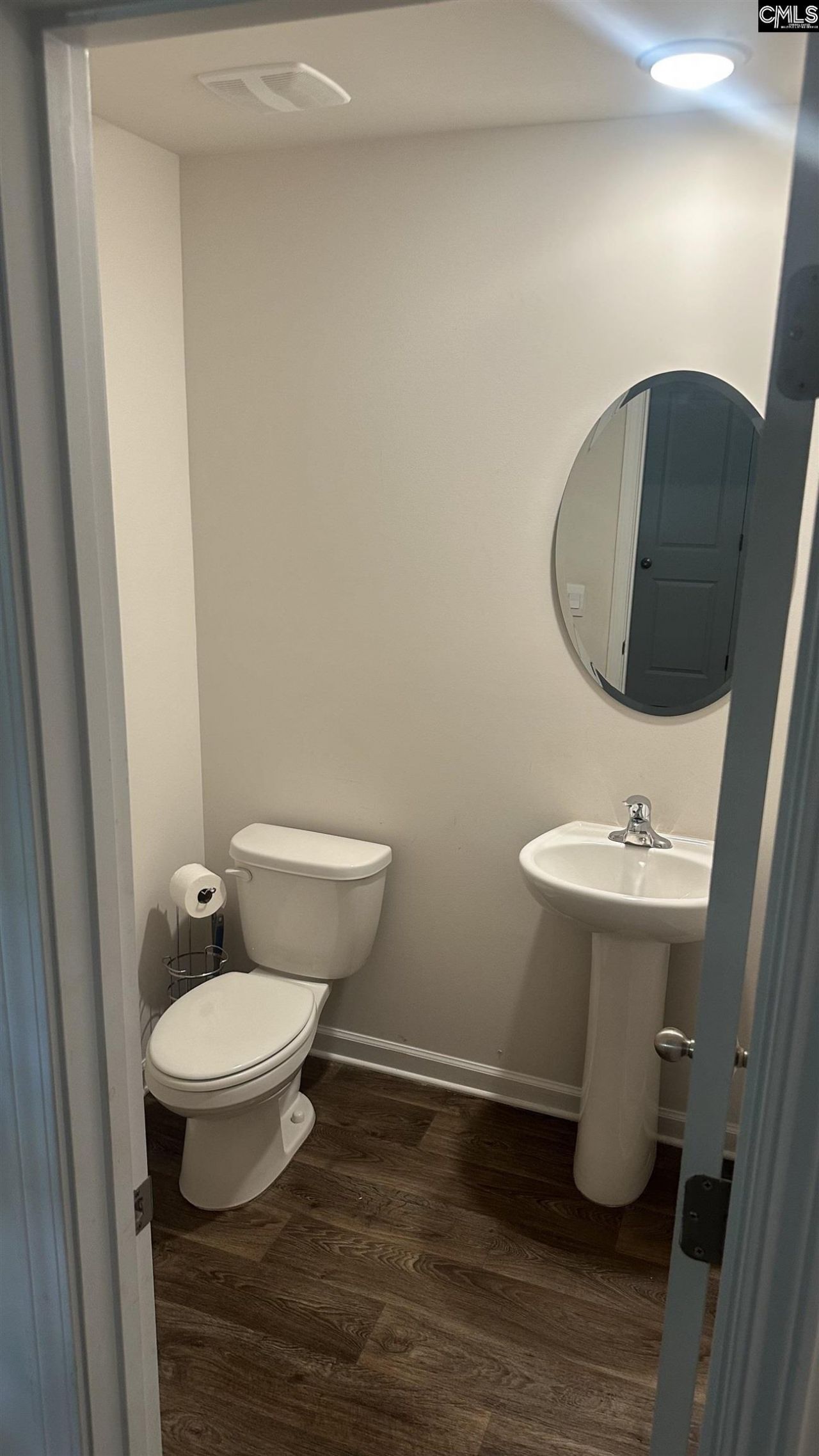 2447 Newberry Landing Circle  Photo 8