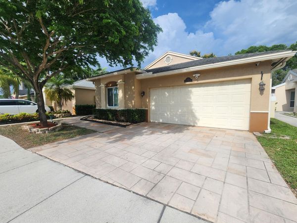 250 E Riverbend Drive, Sunrise, FL 33326