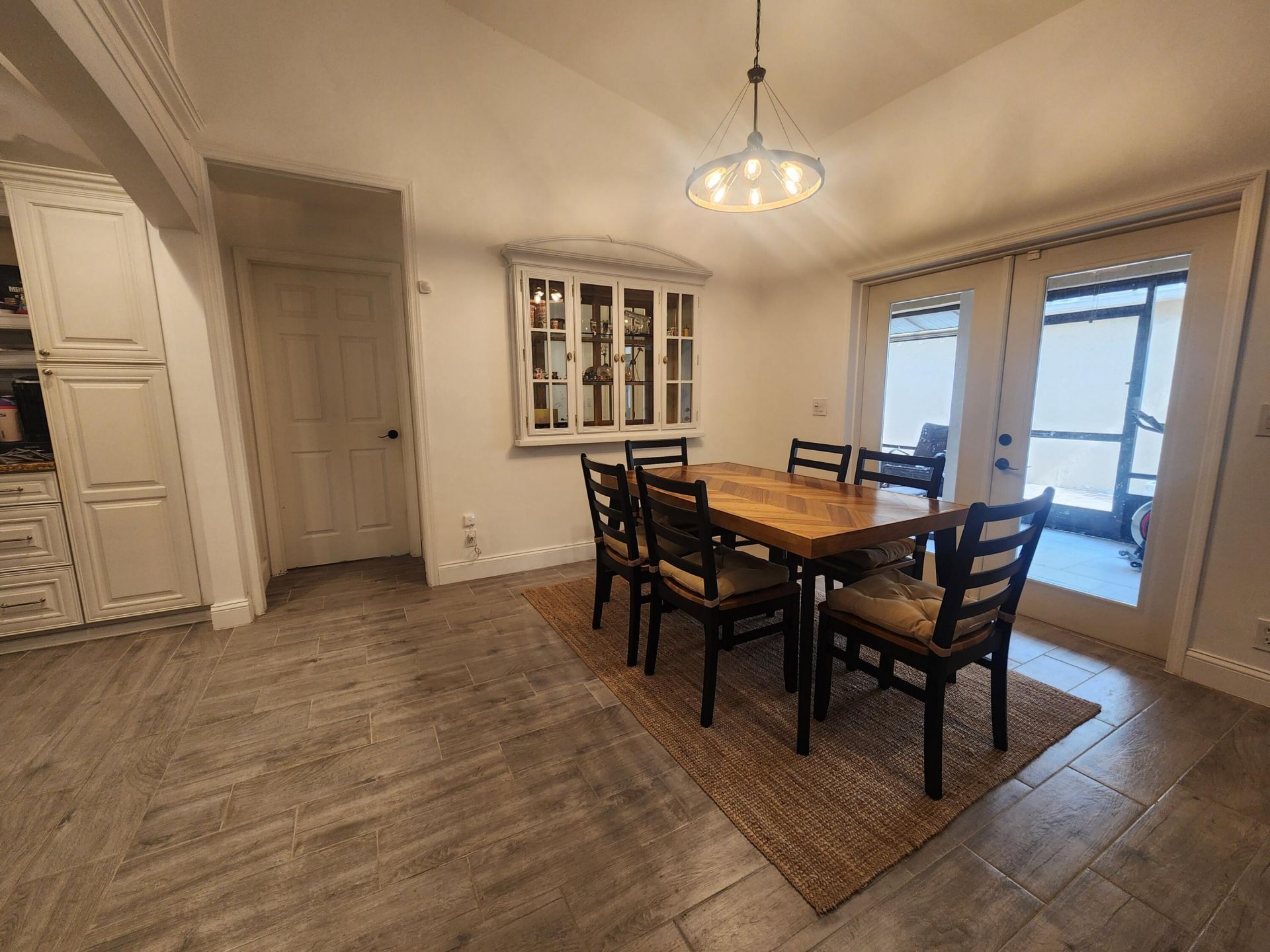 250 E Riverbend Drive, Sunrise, FL 33326 Photo