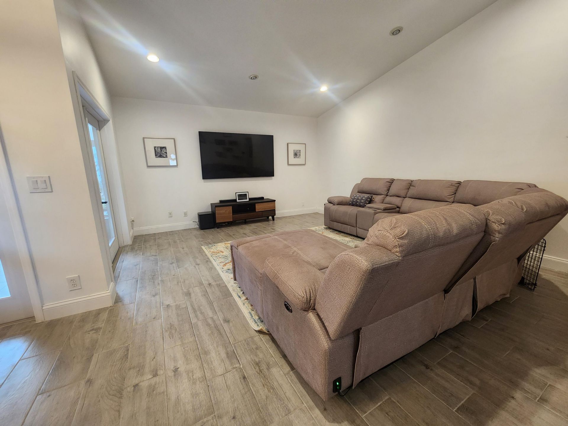 250 E Riverbend Drive, Sunrise, FL 33326 Photo