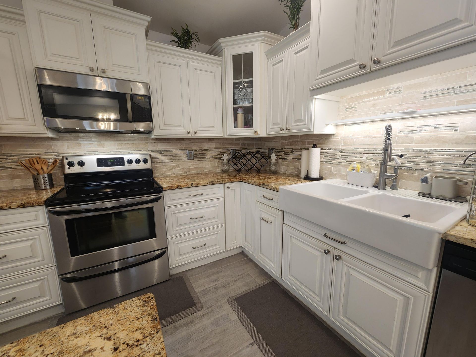 250 E Riverbend Drive, Sunrise, FL 33326 Photo