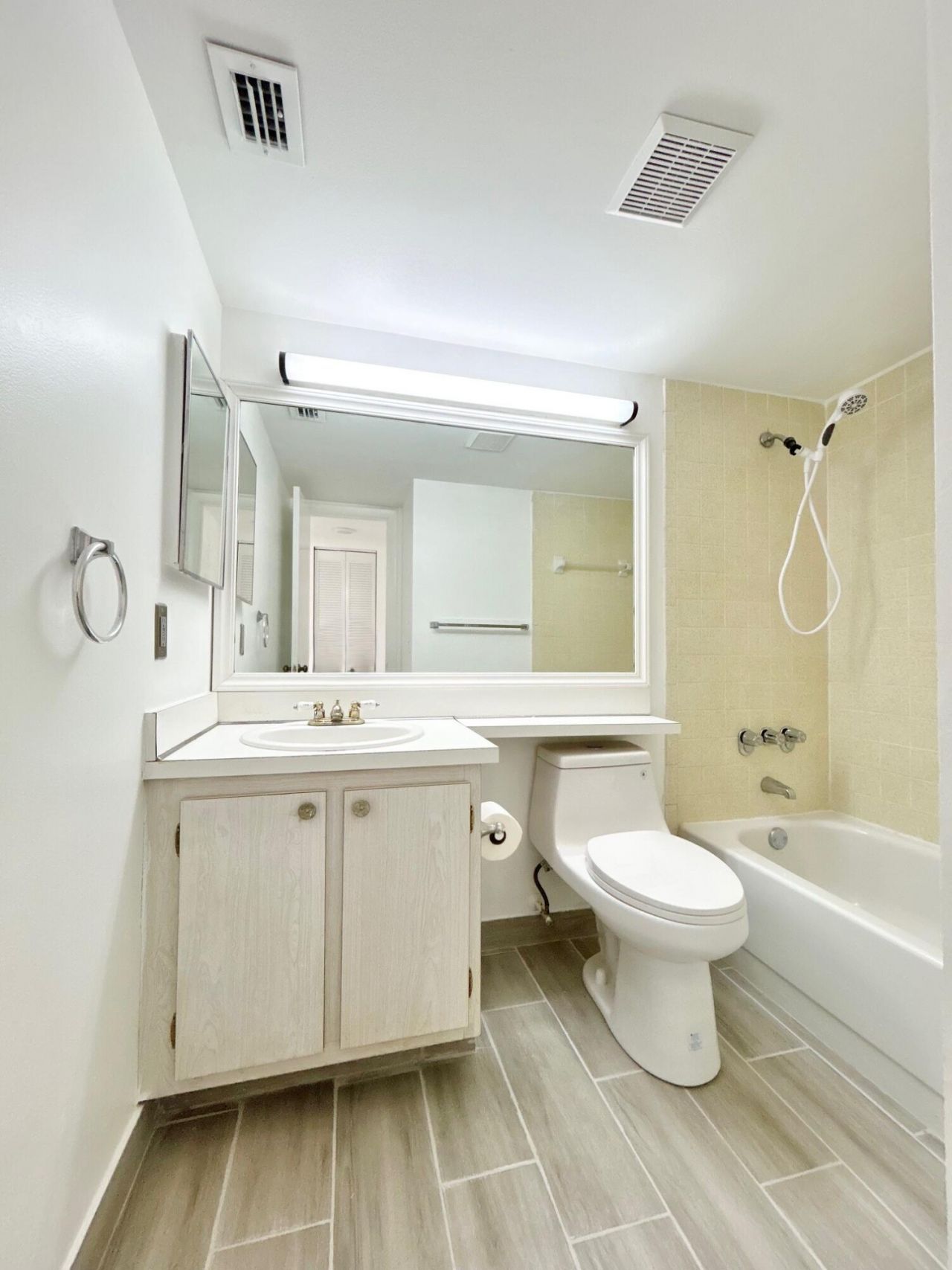 102 Lake Pine Circle, Unit D-1, Greenacres, FL 33463 Photo