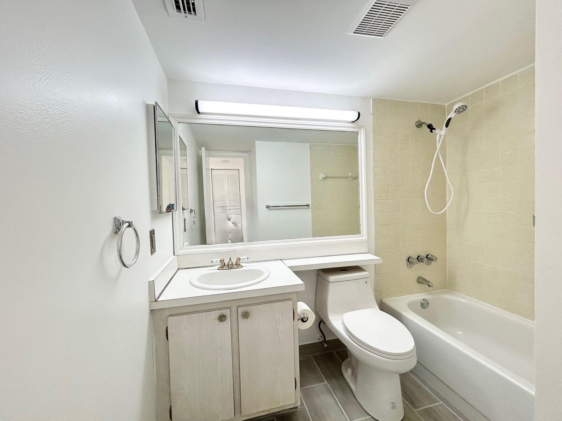 102 Lake Pine Circle, Unit D-1, Greenacres, FL 33463 Photo