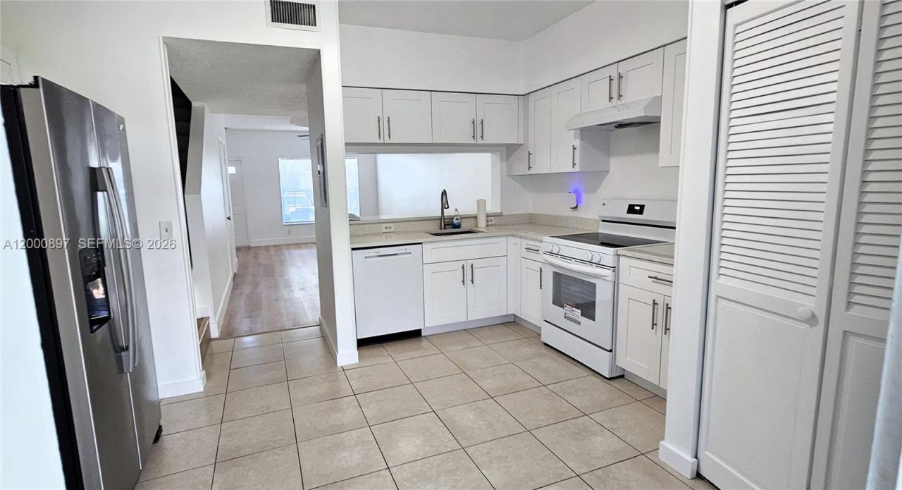 46 Simonton Cir , Weston, FL 33326 Photo