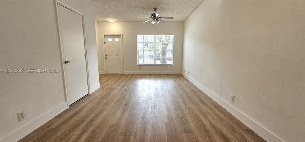 46 Simonton Cir , Weston, FL 33326 Photo
