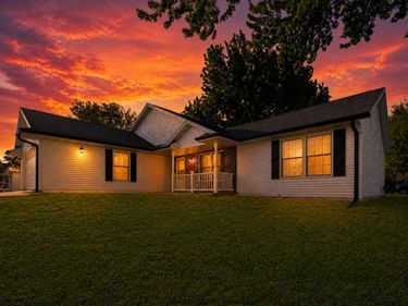802 IOWA Avenue, ESSEX, IA 51638