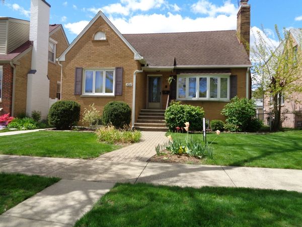 3532 N Pioneer Avenue , Chicago, IL 60634