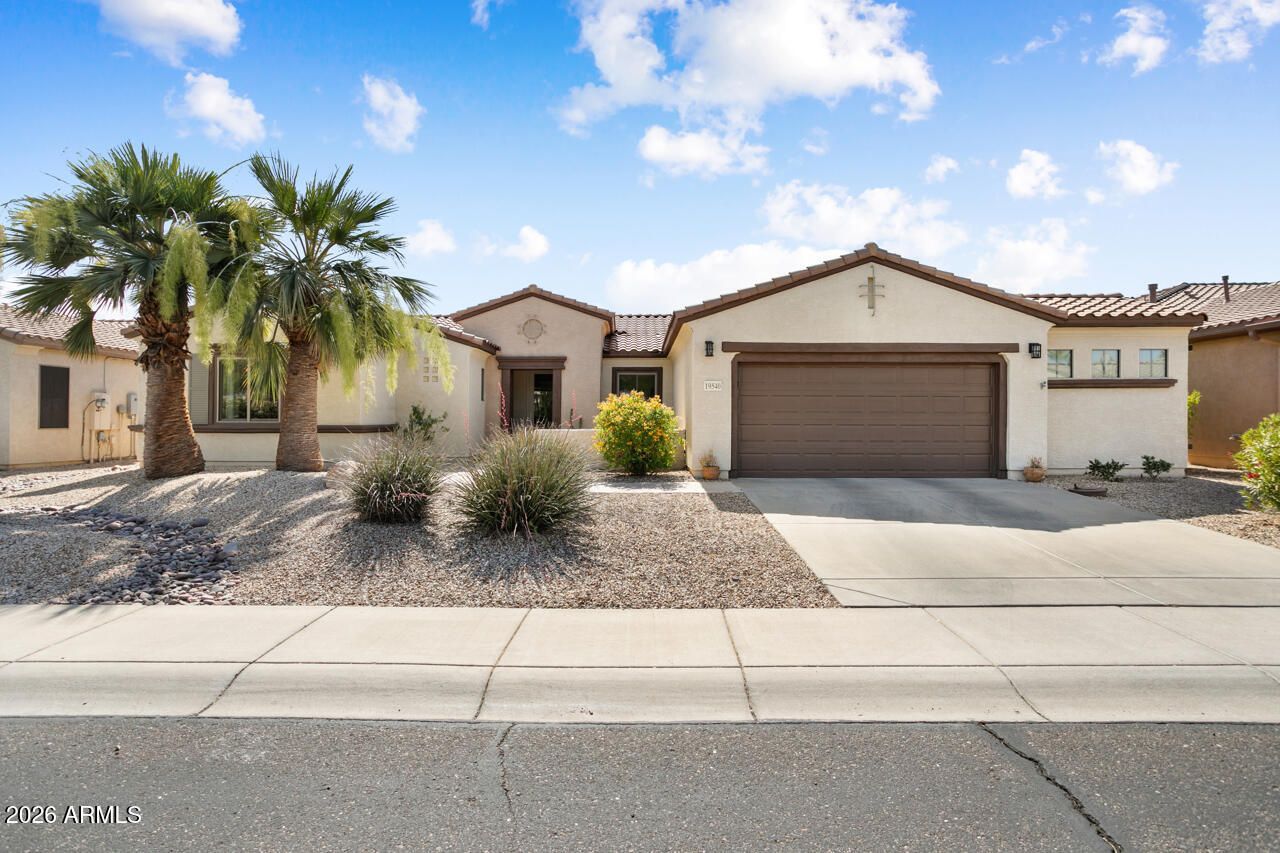 19540 N Wessex Drive, Surprise, AZ 85387 Main Photo
