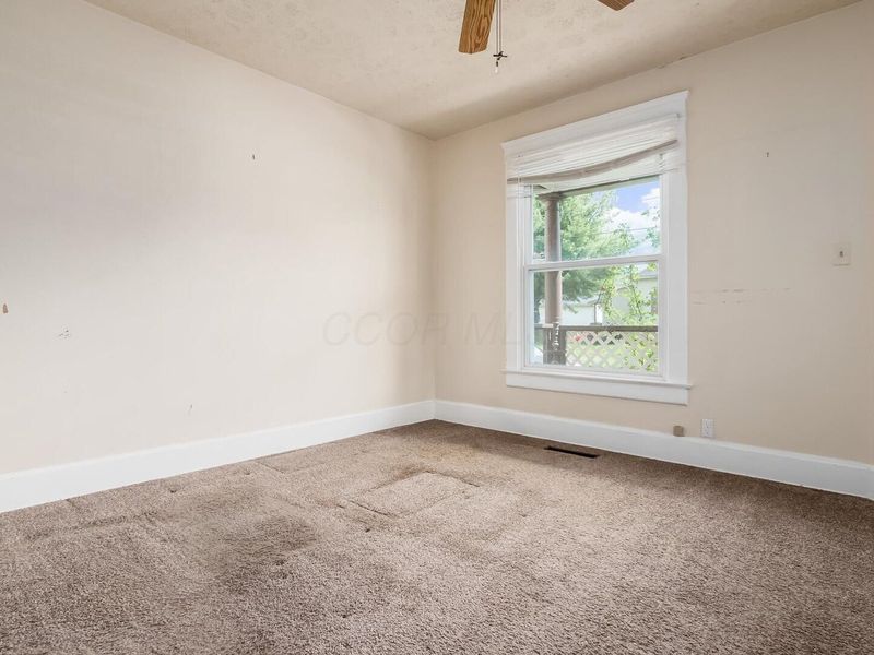 214 W Shields Street , Newark, OH 43055 Photo 8