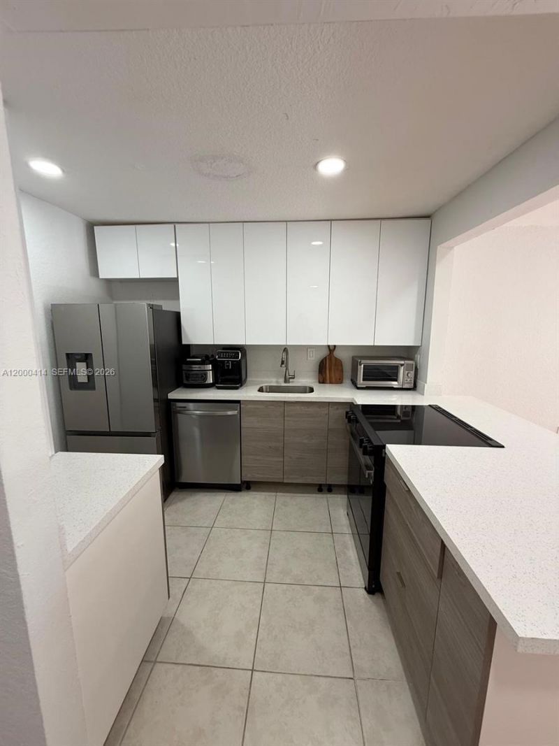 12105 NE 11th Pl, Unit 306, North Miami, FL 33161 Photo