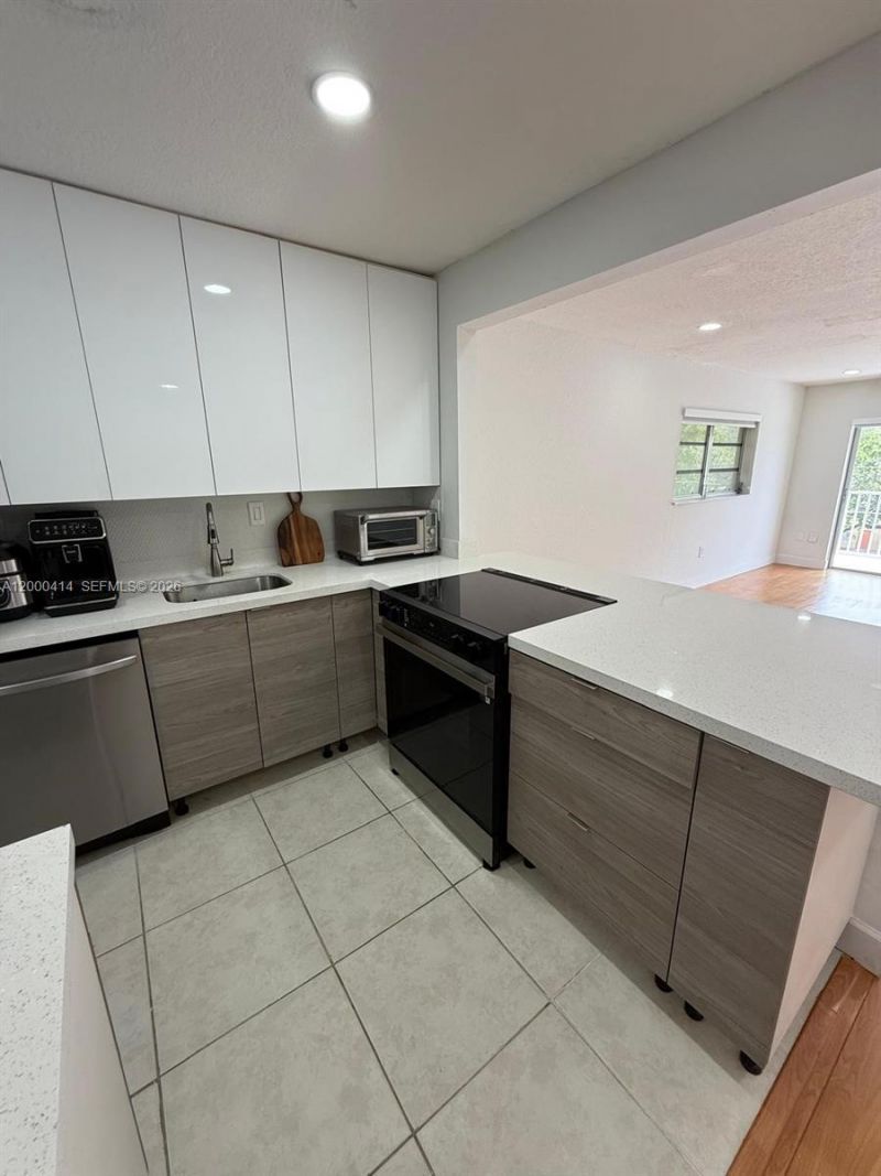 12105 NE 11th Pl, Unit 306, North Miami, FL 33161 Photo