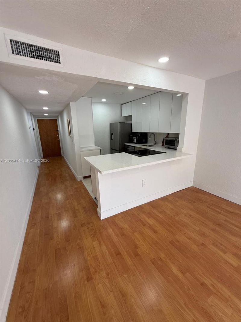 12105 NE 11th Pl, Unit 306, North Miami, FL 33161 Photo