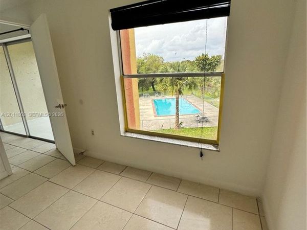 9405 W Flagler St , Unit 302D, Miami, FL 33174