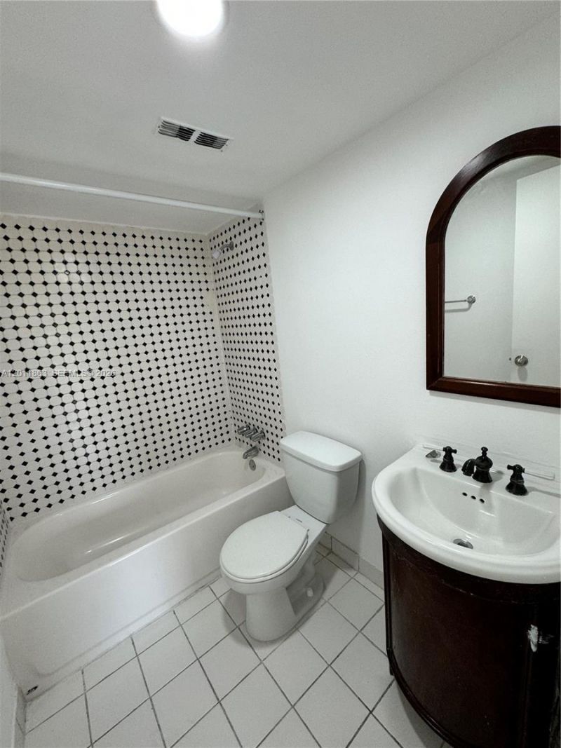9405 W Flagler St, Unit 302D, Miami, FL 33174 Photo
