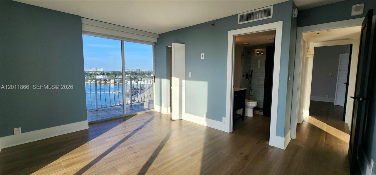 7601 E Treasure Dr, Unit 1411, North Bay Village, FL 33141 Photo