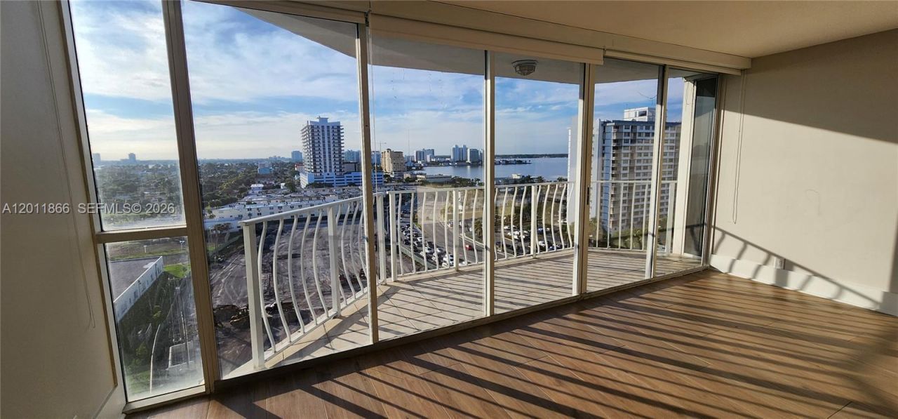 7601 E Treasure Dr, Unit 1411, North Bay Village, FL 33141 Photo
