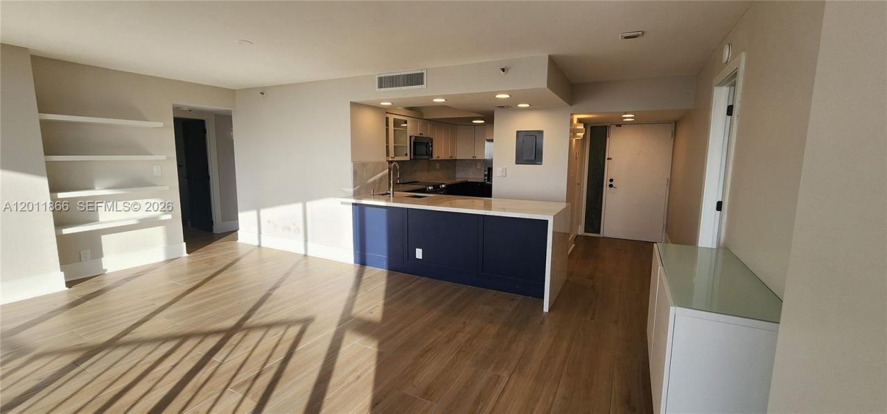7601 E Treasure Dr, Unit 1411, North Bay Village, FL 33141 Photo