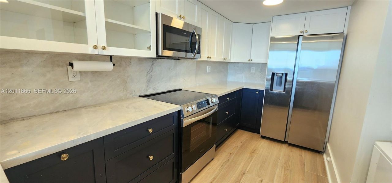 7601 E Treasure Dr, Unit 1411, North Bay Village, FL 33141 Photo