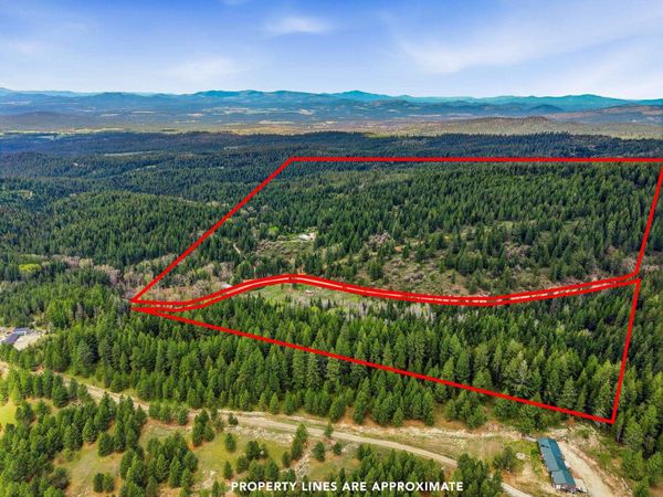 16617 E BLANCHARD Rd, Elk, WA 99003