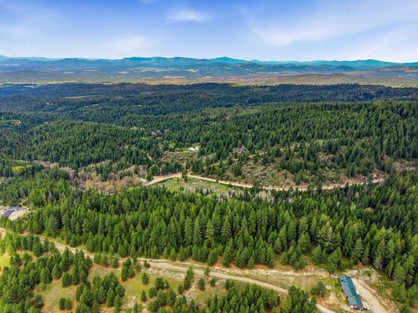 16617 E BLANCHARD Rd, Elk, WA 99003