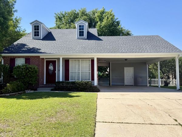 337 Rebecca Avenue, Pass Christian, MS 39571