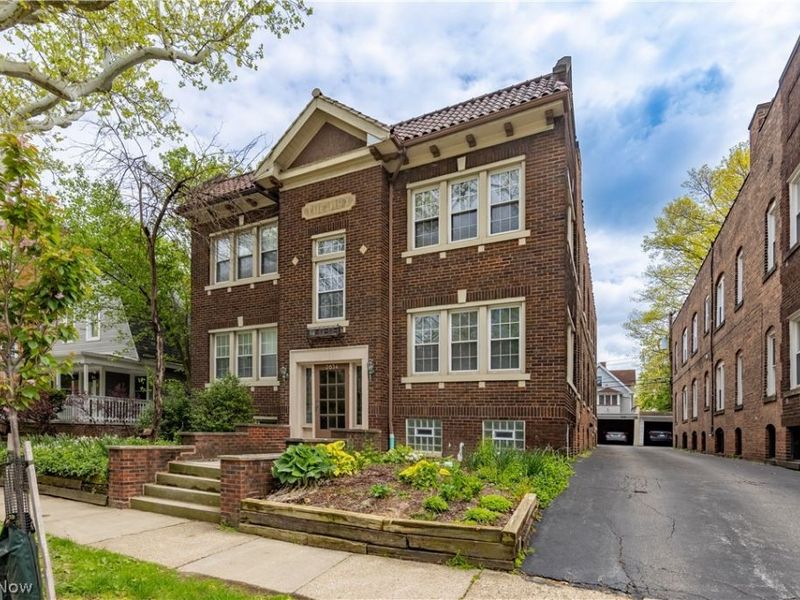 2634 Mayfield Road, Unit 4, Cleveland Heights, OH 44106 Photo 2