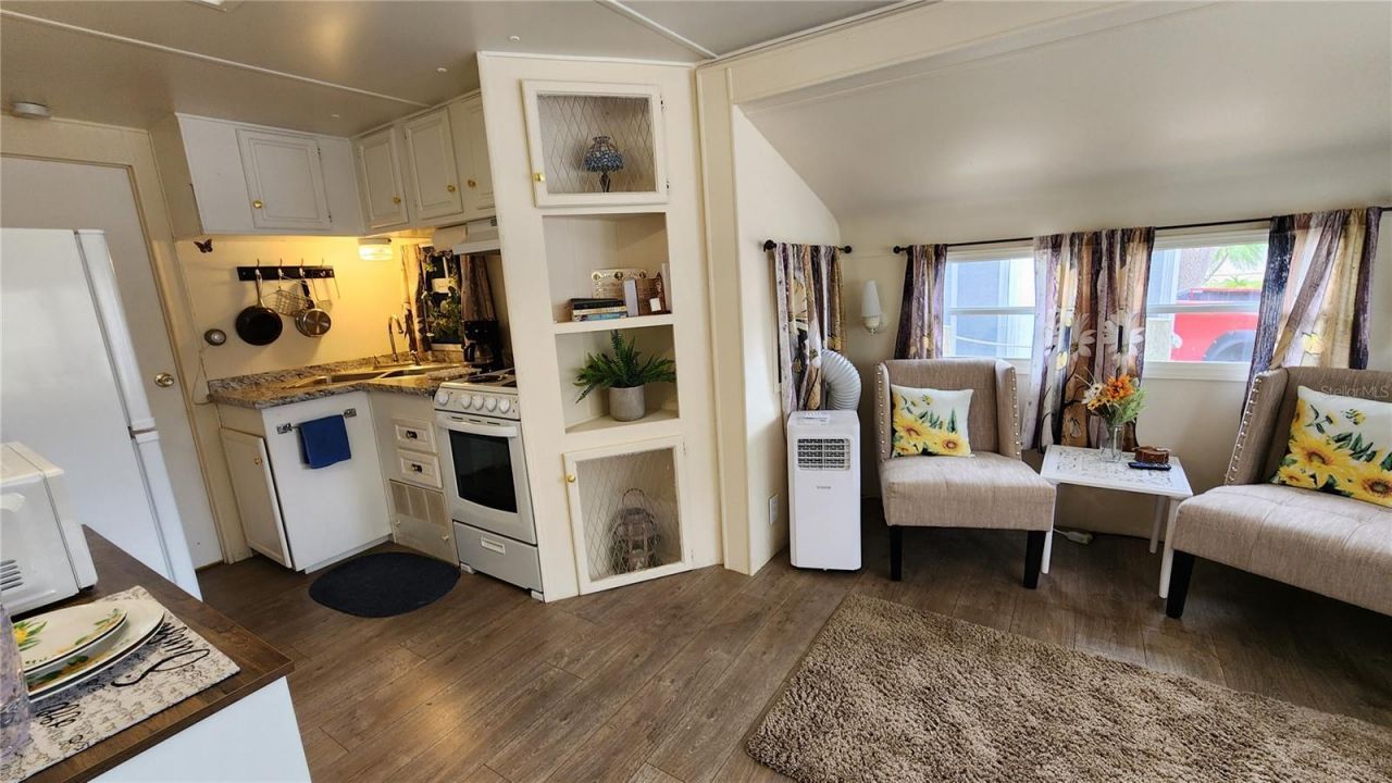 3300 26th Avenue E, Unit 105, Bradenton, FL 34208 Photo