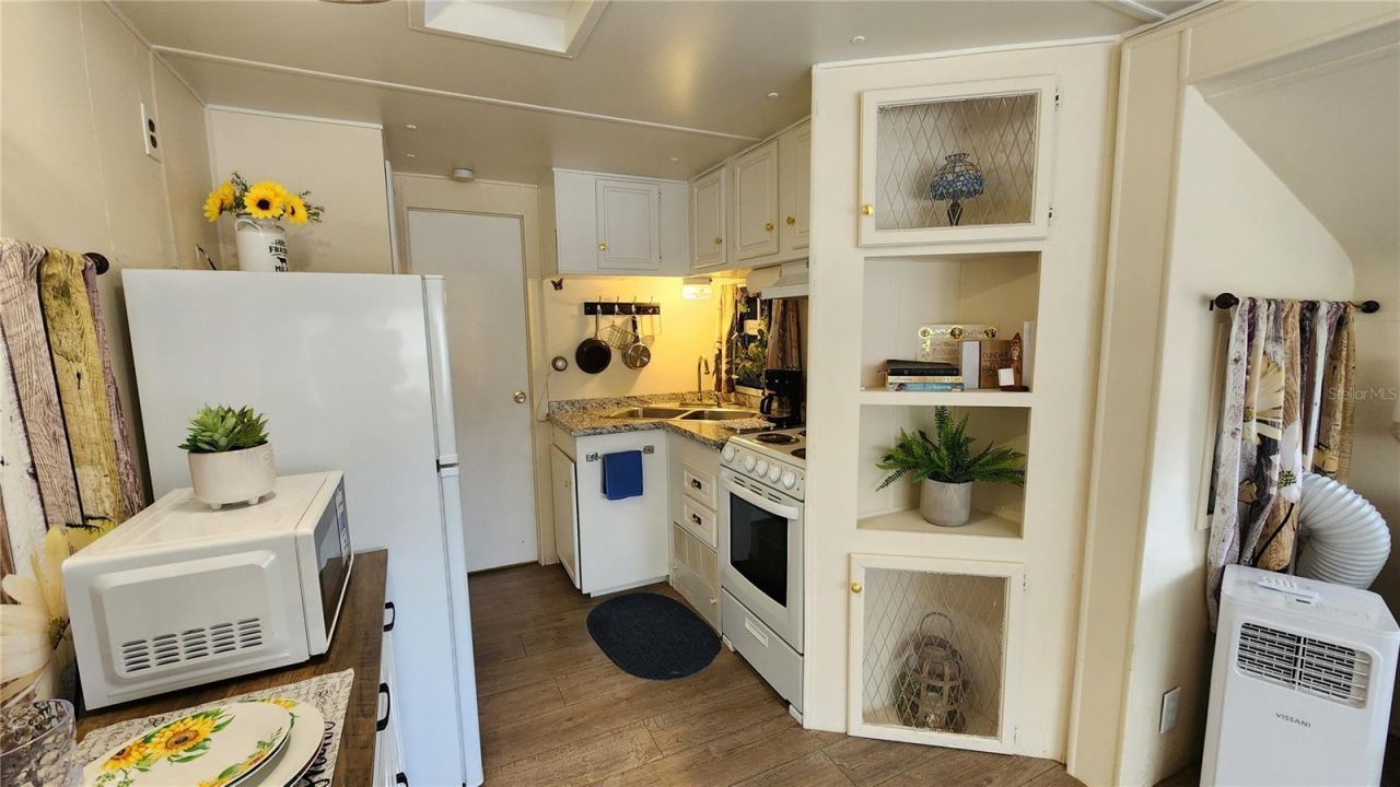 3300 26th Avenue E, Unit 105, Bradenton, FL 34208 Photo