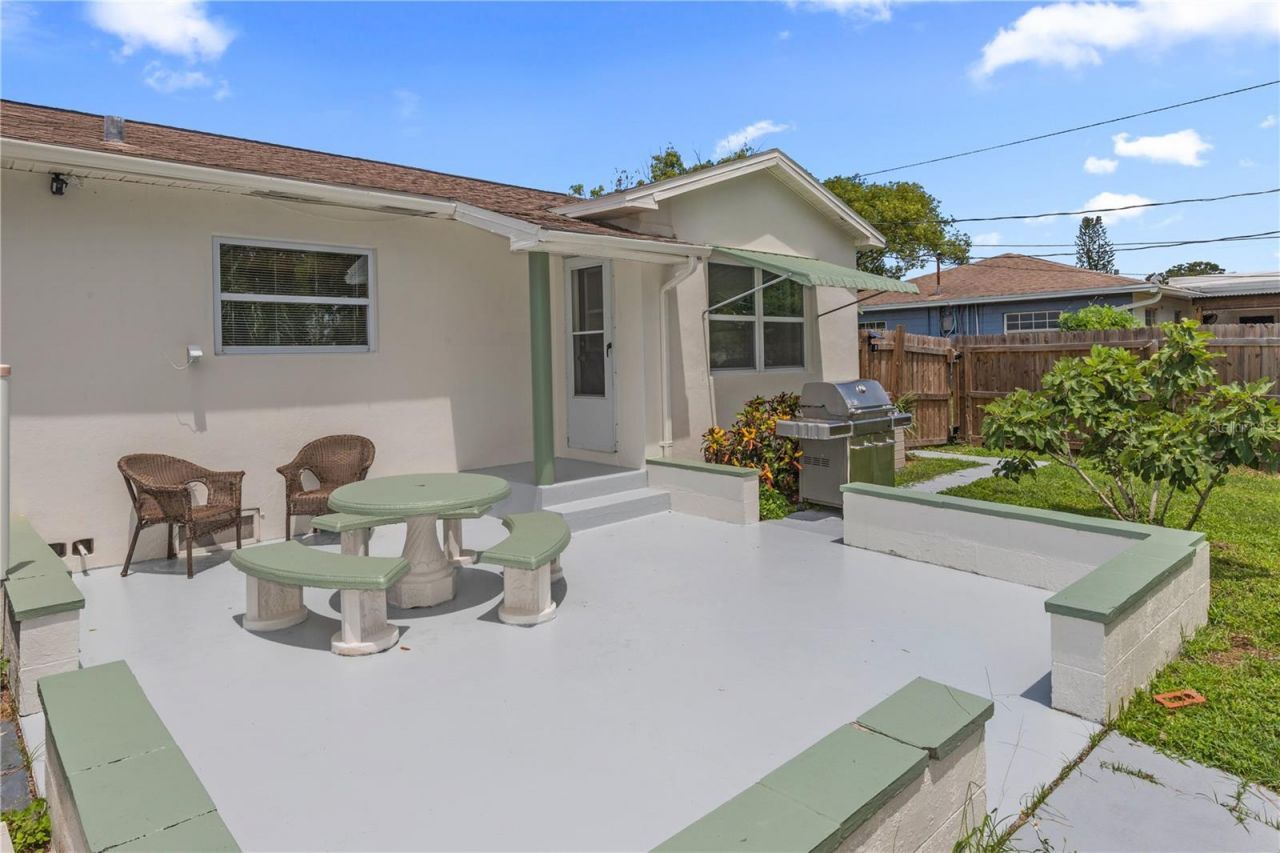 1717 Oxford Street N, Saint Petersburg, FL 33710 Photo