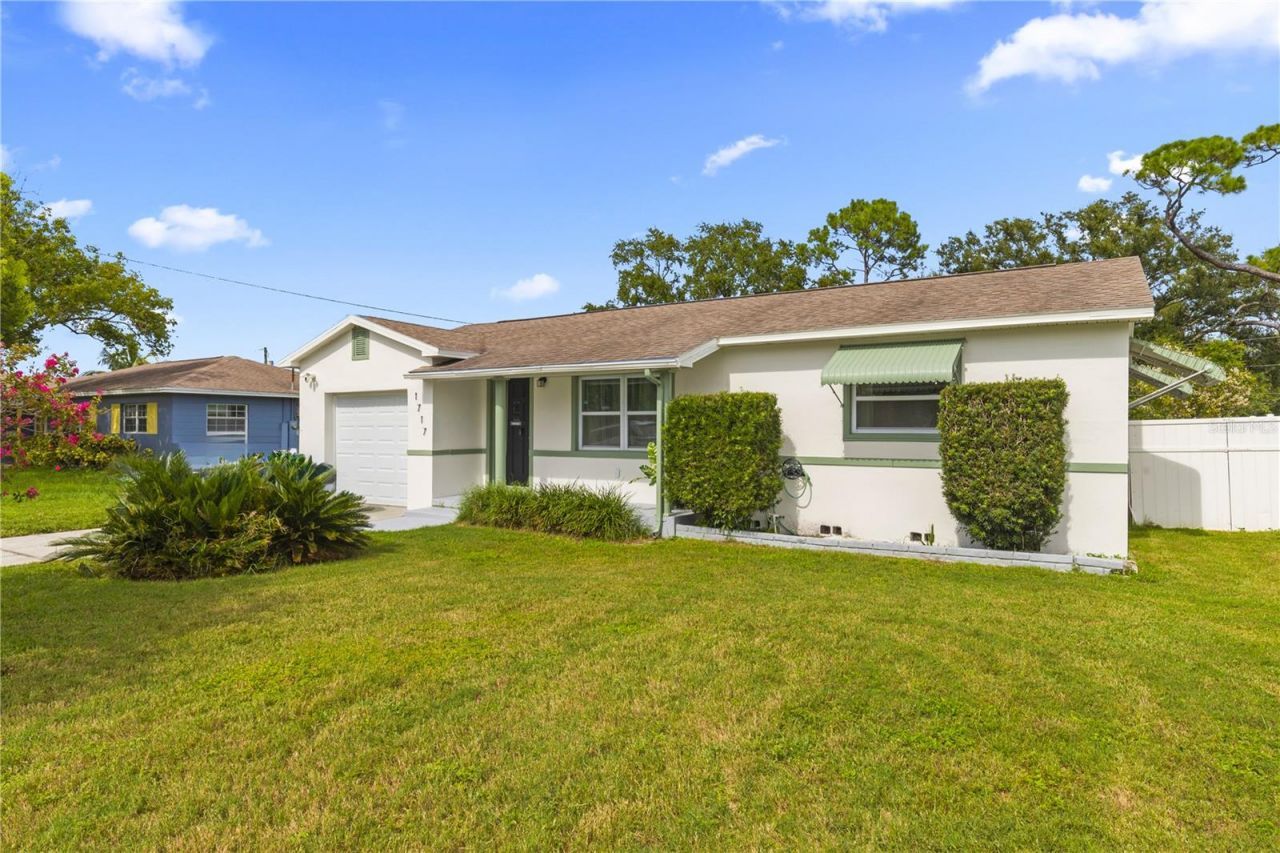 1717 Oxford Street N, Saint Petersburg, FL 33710 Photo