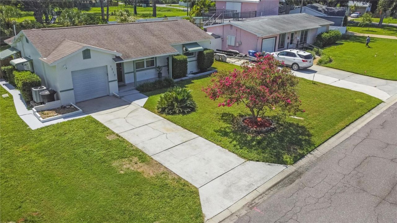 1717 Oxford Street N, Saint Petersburg, FL 33710 Photo