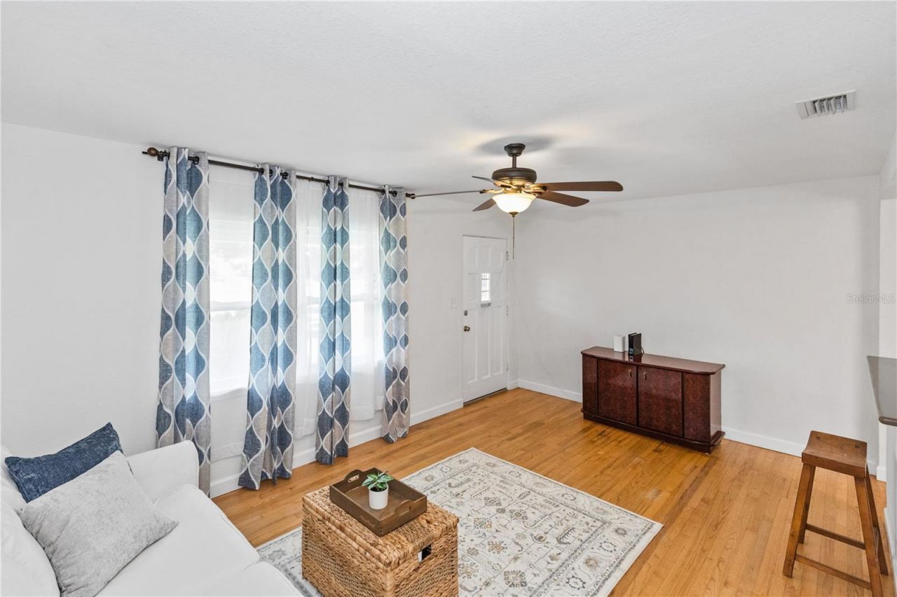 1717 Oxford Street N, Saint Petersburg, FL 33710 Photo