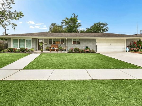 161 WILLOW Drive, Gretna, LA 70053