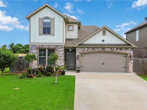 1427 Fifth Avenue , Lowell, AR 72745