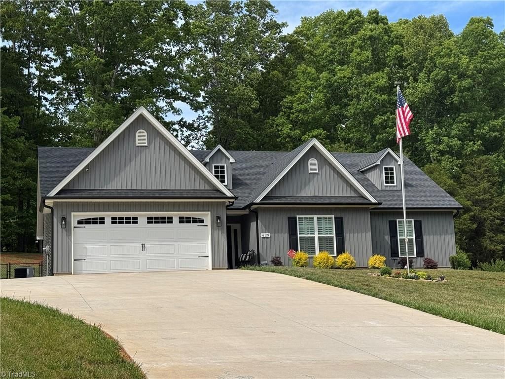 429 Winchester Drive, King, NC 27021 Main Photo