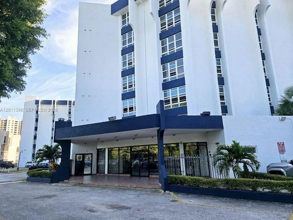 9682 Fontainebleau Blvd , Unit 207, Miami, FL 33172