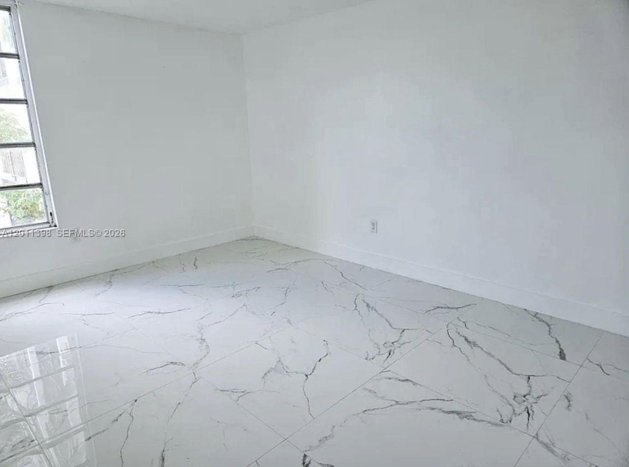 9682 Fontainebleau Blvd, Unit 207, Miami, FL 33172 Photo