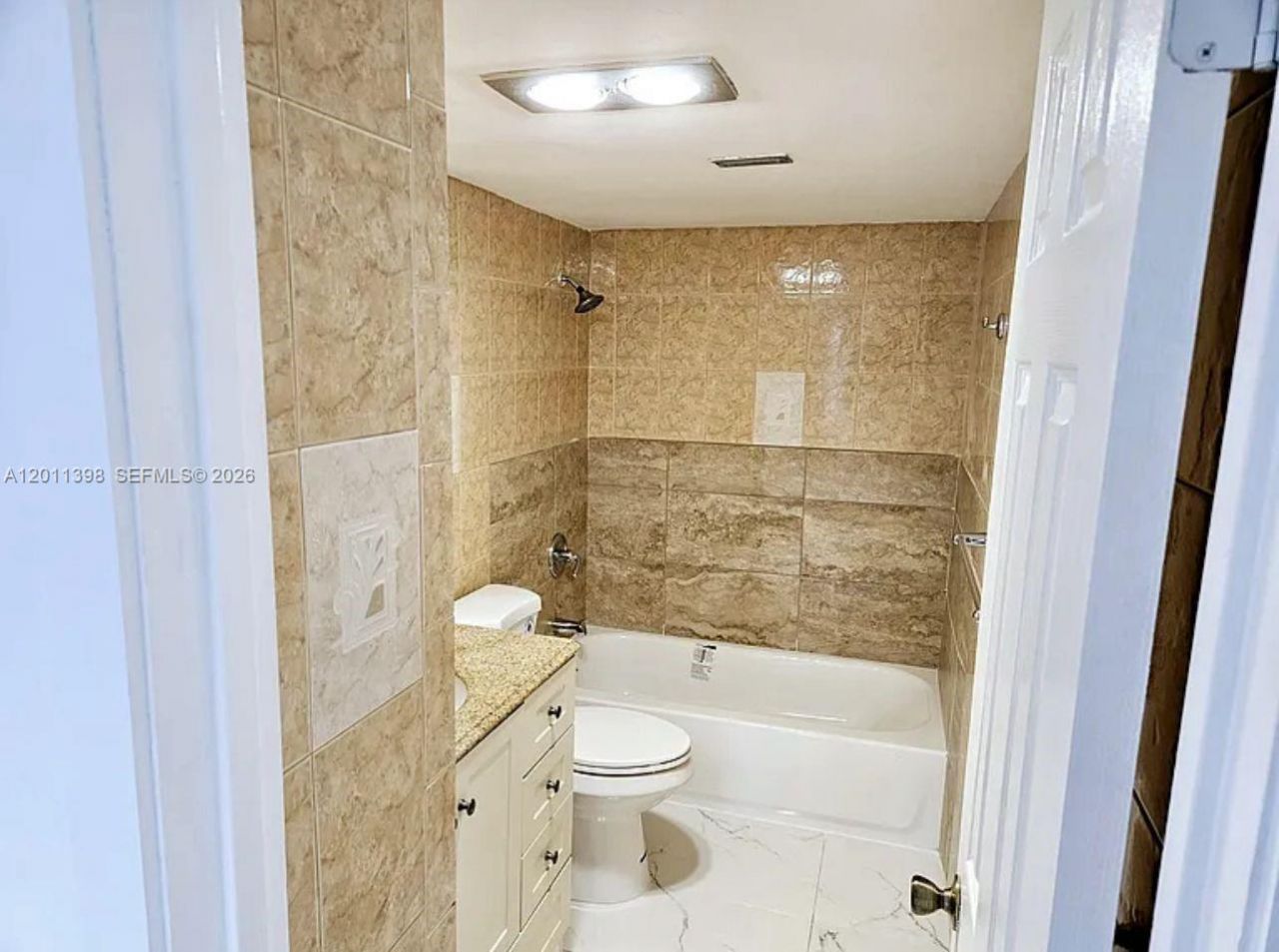 9682 Fontainebleau Blvd, Unit 207, Miami, FL 33172 Photo