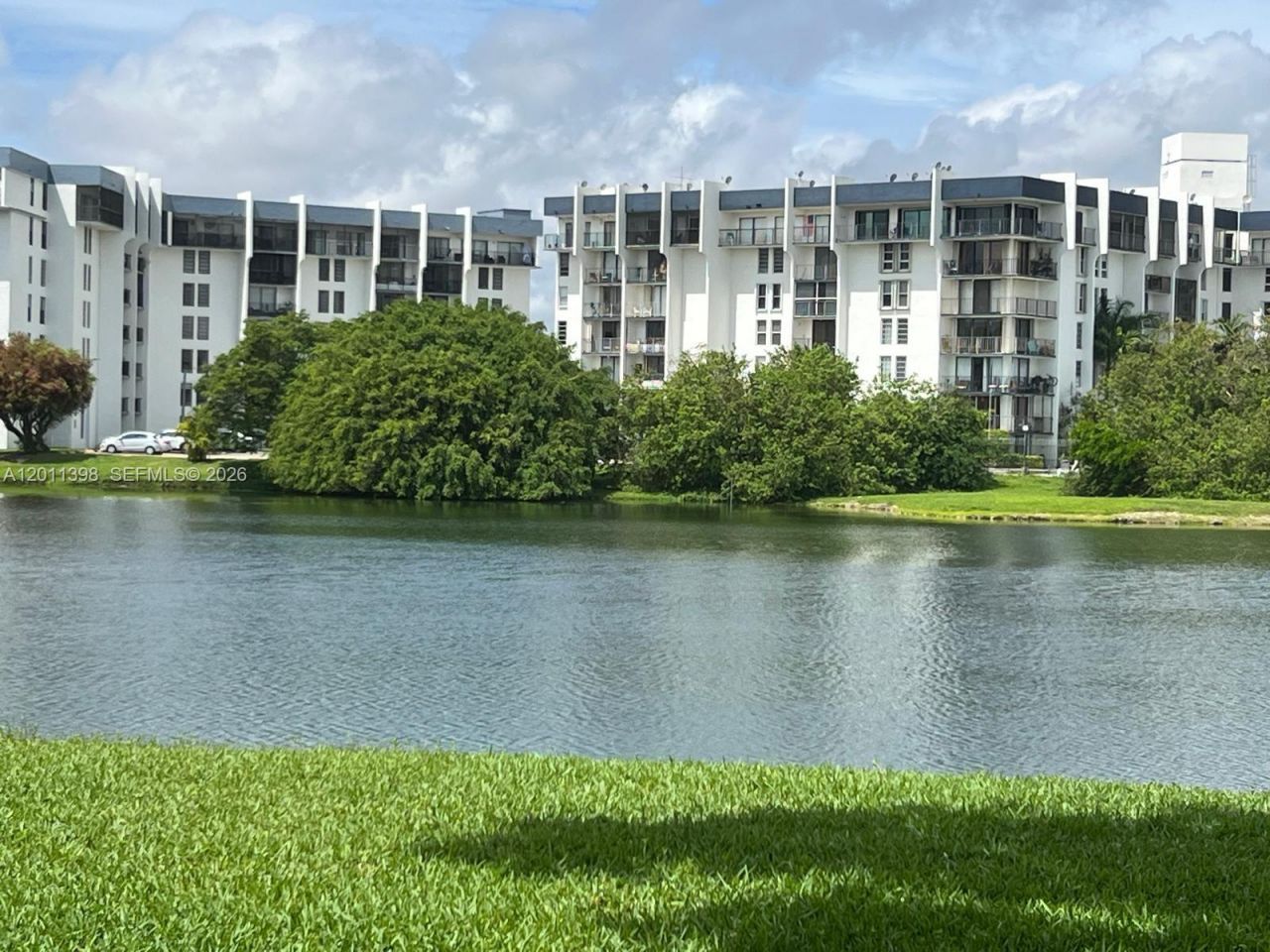9682 Fontainebleau Blvd, Unit 207, Miami, FL 33172 Photo