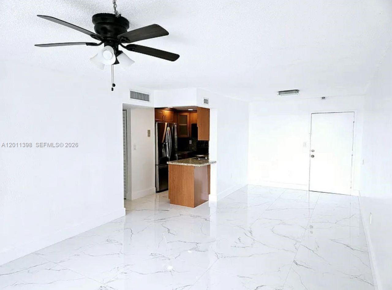 9682 Fontainebleau Blvd, Unit 207, Miami, FL 33172 Photo